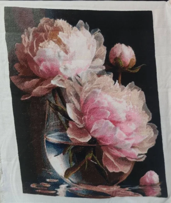 Божури във ваза