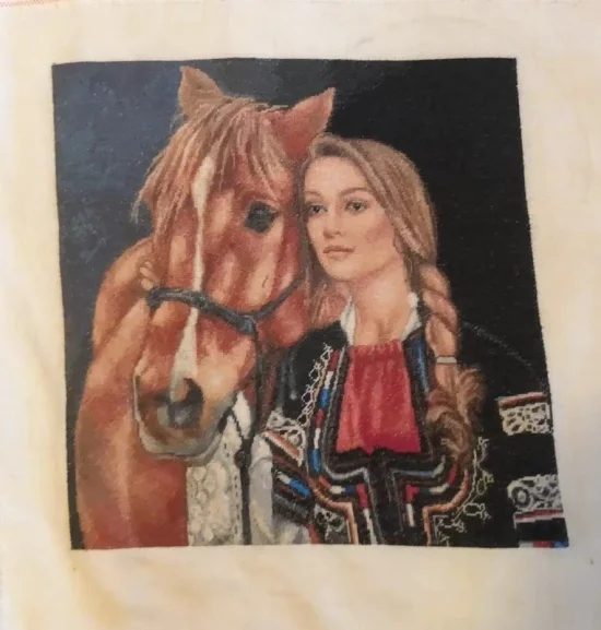 Девойката с коня