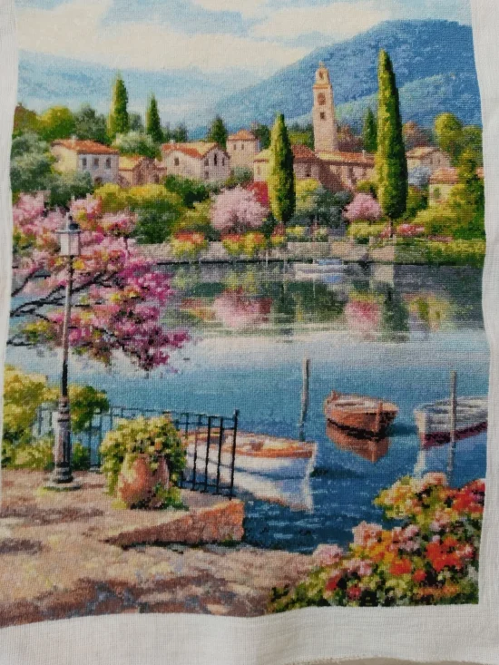 Крайезерен град