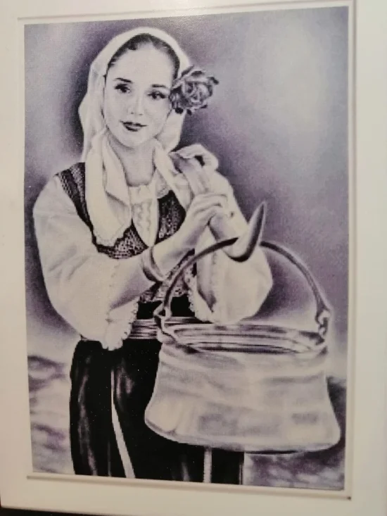 Момата с менците