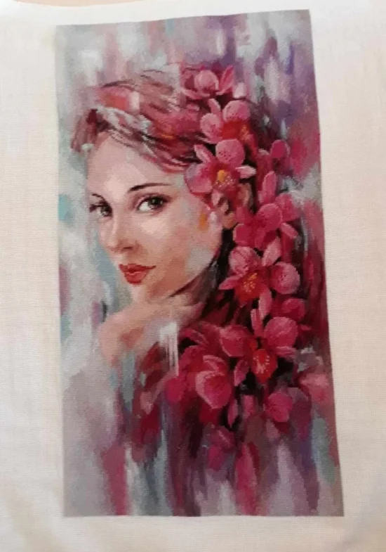 Момиче с орхидеи