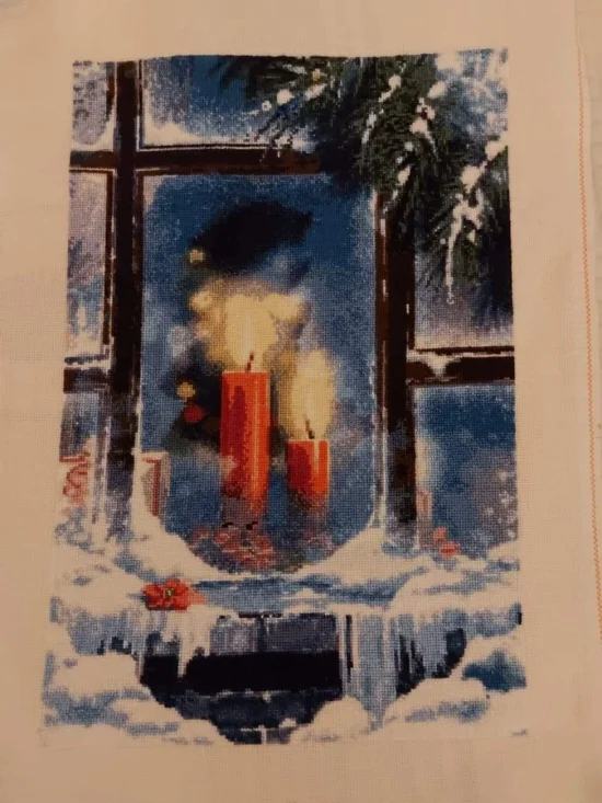 Свещи на прозореца